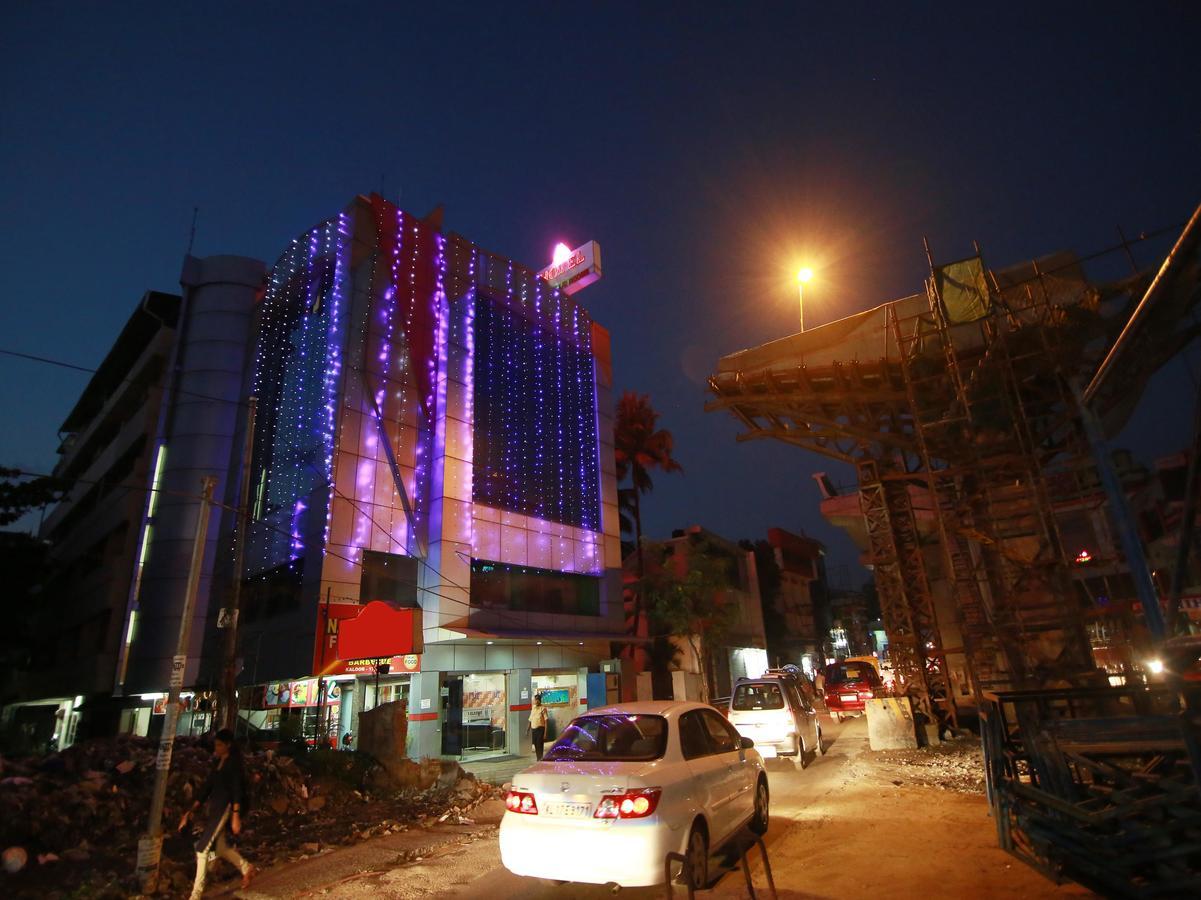 Oyo 4824 Hotel Star Kochi Exteriér fotografie